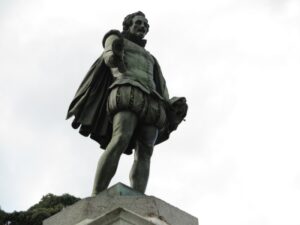 Estatua cervantes