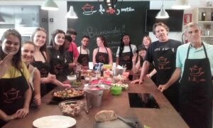 clase de Cocina, estudiantes Lycee Nelson Mandela, grupo