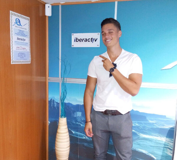 Albert en las oficinas de Iberactiv en Madrid