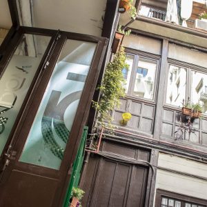 tandem-outside-windows-detail